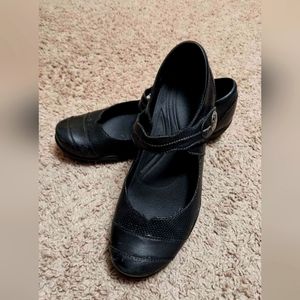 Taos women's black leather Mary Jane's size 8.5